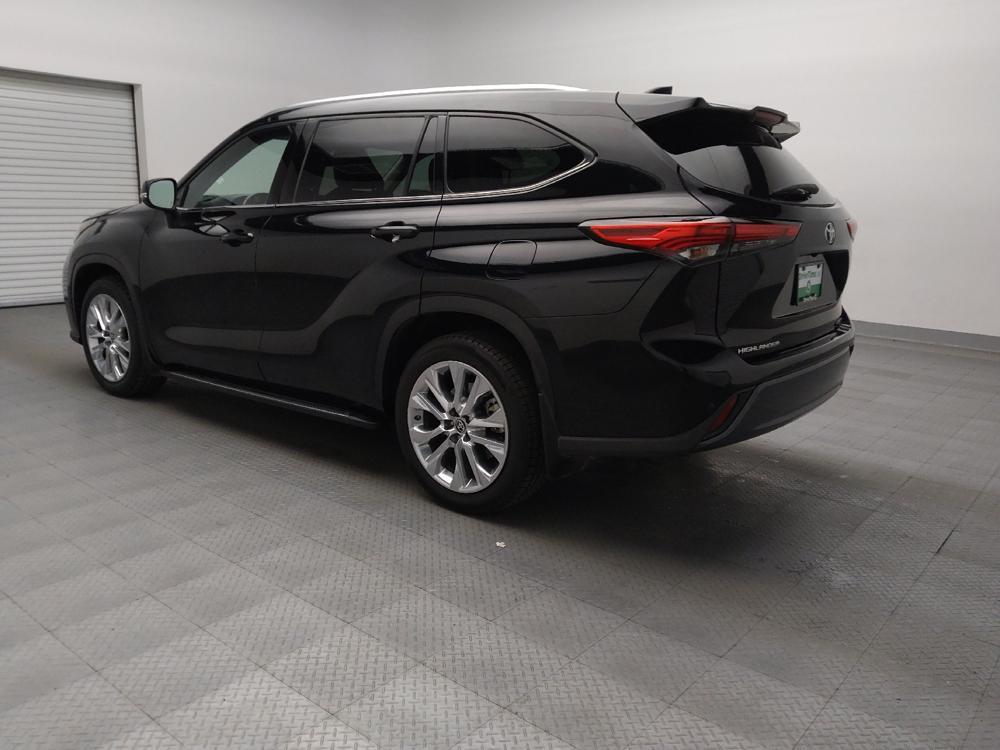 used 2020 Toyota Highlander car, priced at $27,895