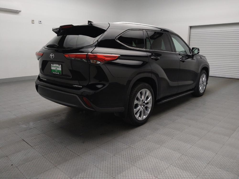 used 2020 Toyota Highlander car, priced at $27,895