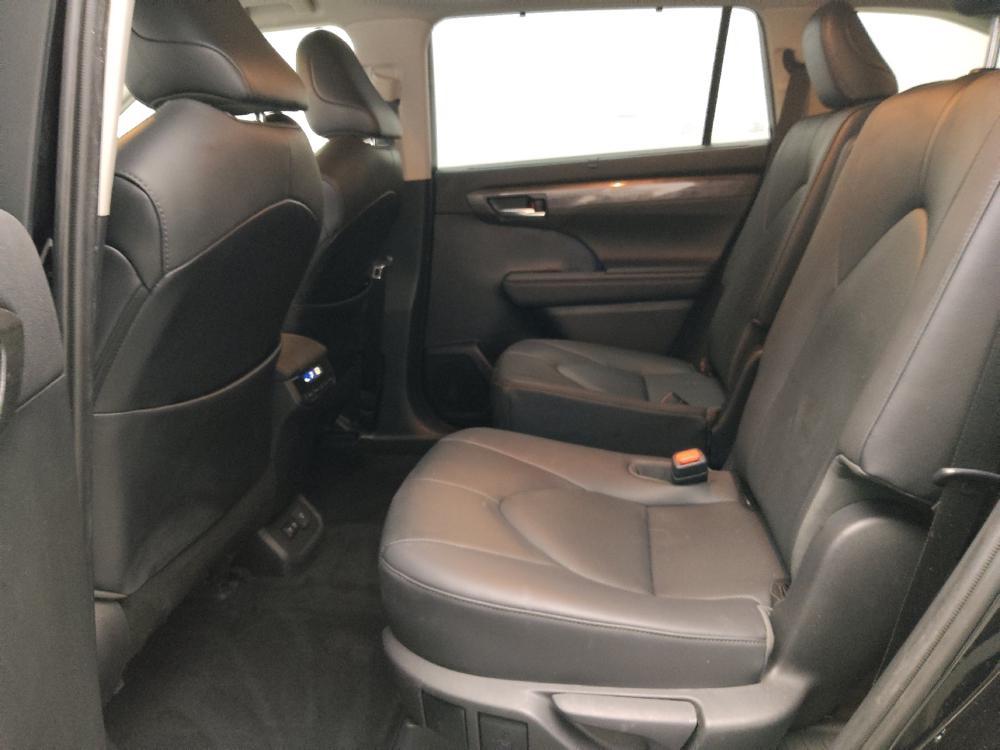 used 2020 Toyota Highlander car, priced at $27,895