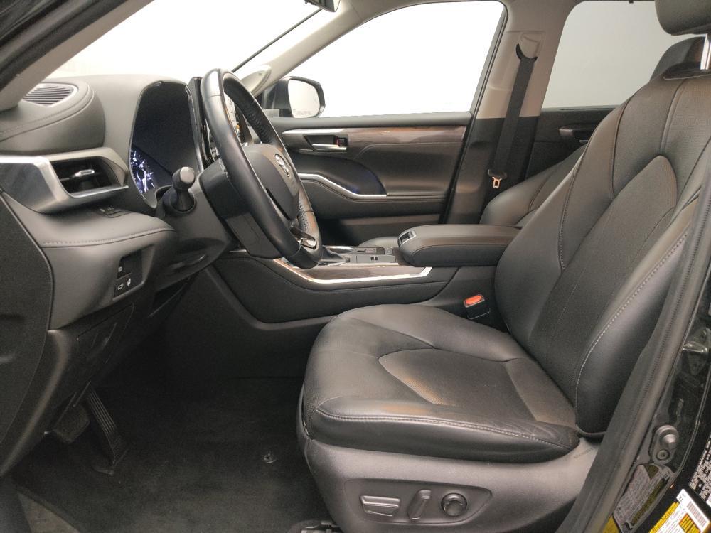 used 2020 Toyota Highlander car, priced at $27,895