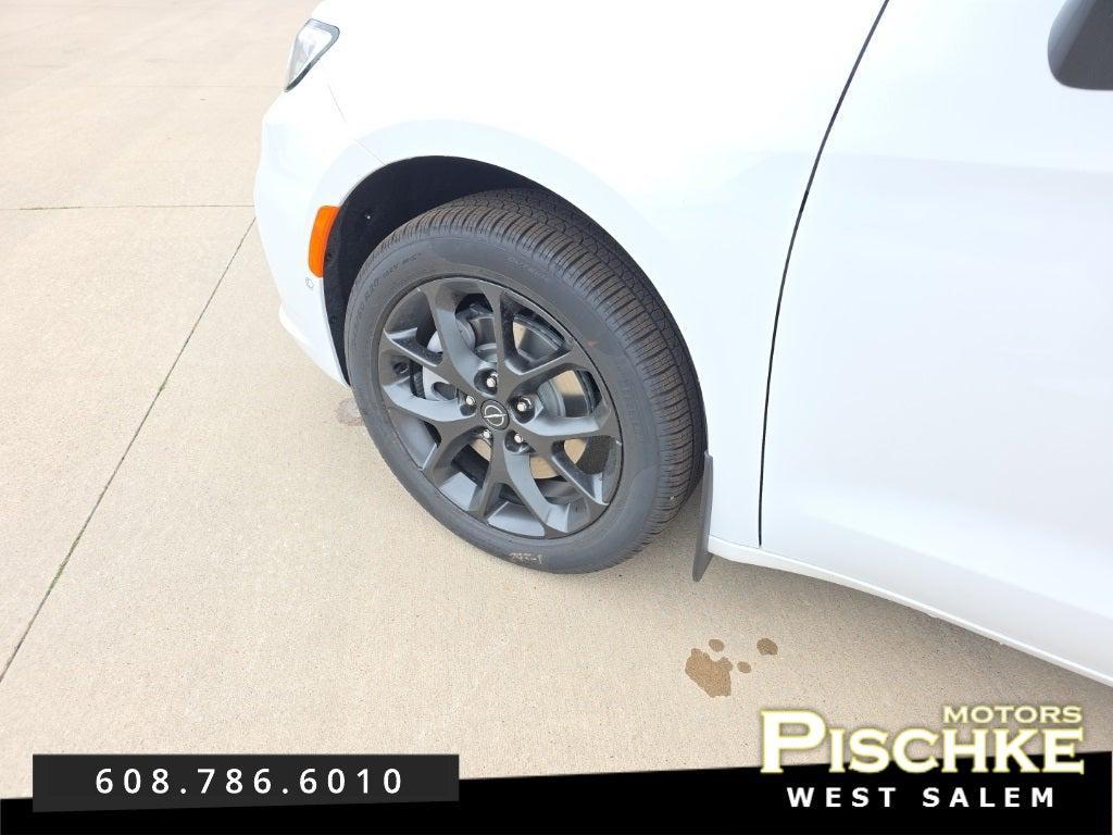 new 2026 Chrysler Pacifica car, priced at $53,930