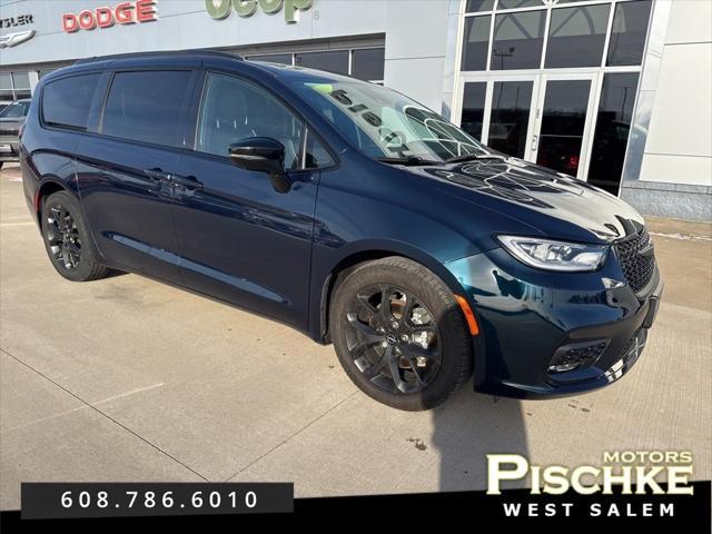 used 2023 Chrysler Pacifica car, priced at $43,525