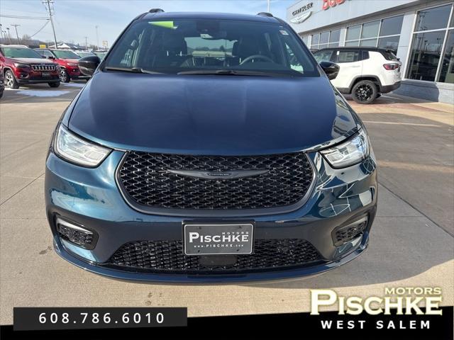 used 2023 Chrysler Pacifica car, priced at $43,525