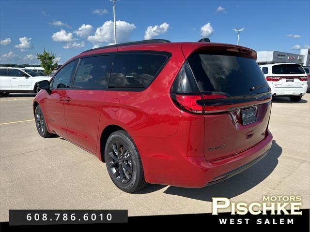 new 2025 Chrysler Pacifica car, priced at $43,665