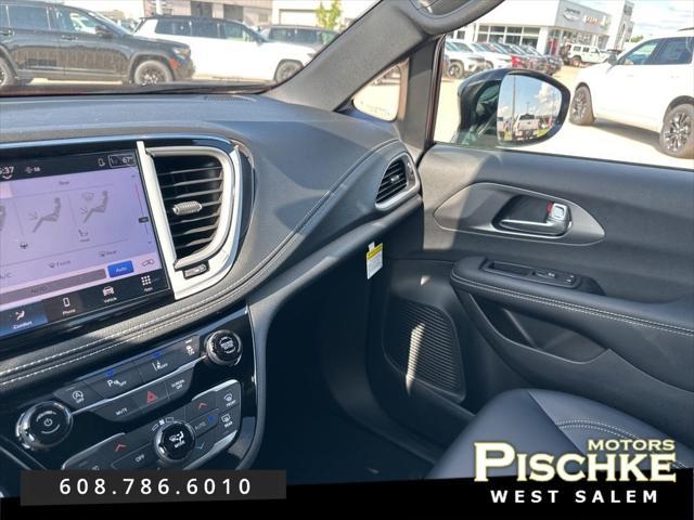 new 2025 Chrysler Pacifica car, priced at $43,665