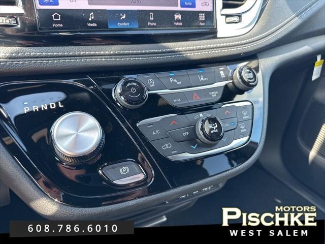 new 2025 Chrysler Pacifica car, priced at $43,665