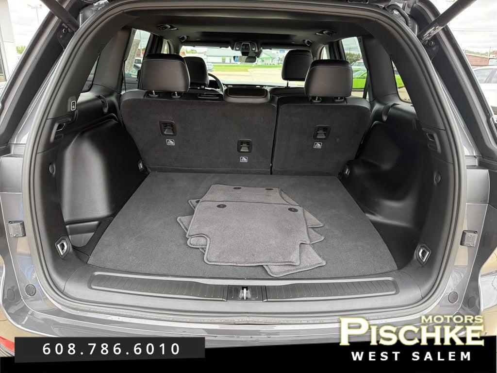 used 2025 Jeep Grand Cherokee car, priced at $37,579