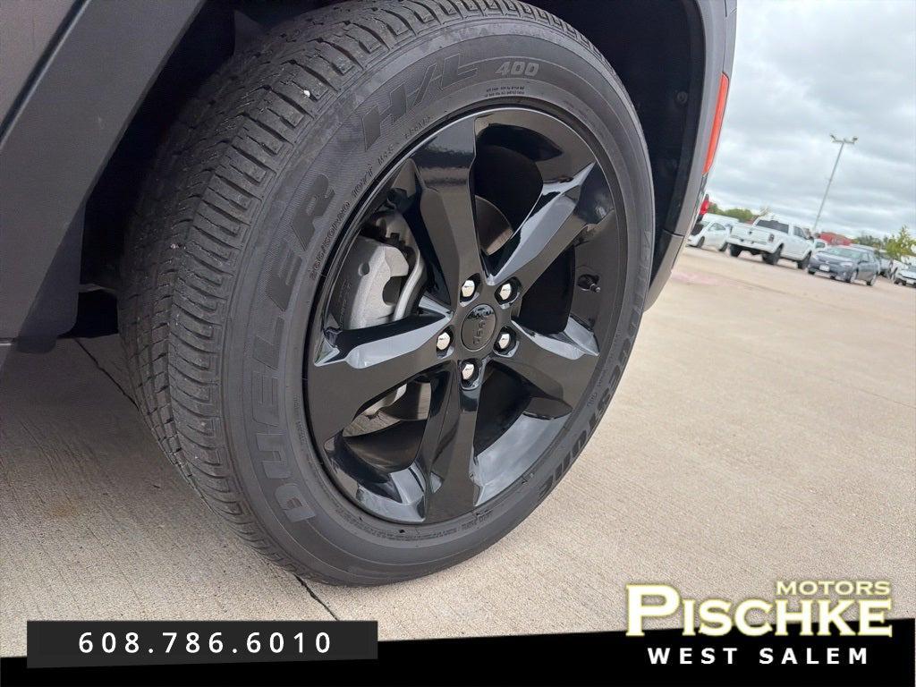 used 2025 Jeep Grand Cherokee car, priced at $37,579