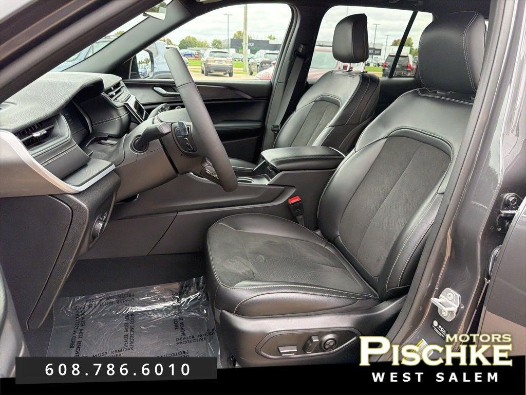 used 2025 Jeep Grand Cherokee car, priced at $37,579