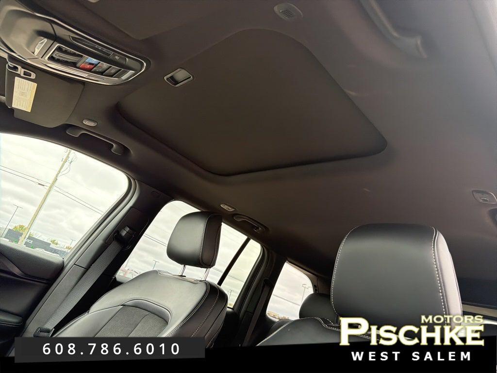 used 2025 Jeep Grand Cherokee car, priced at $37,579