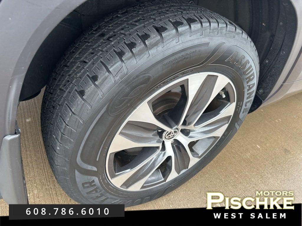 used 2020 Toyota Highlander car, priced at $31,499