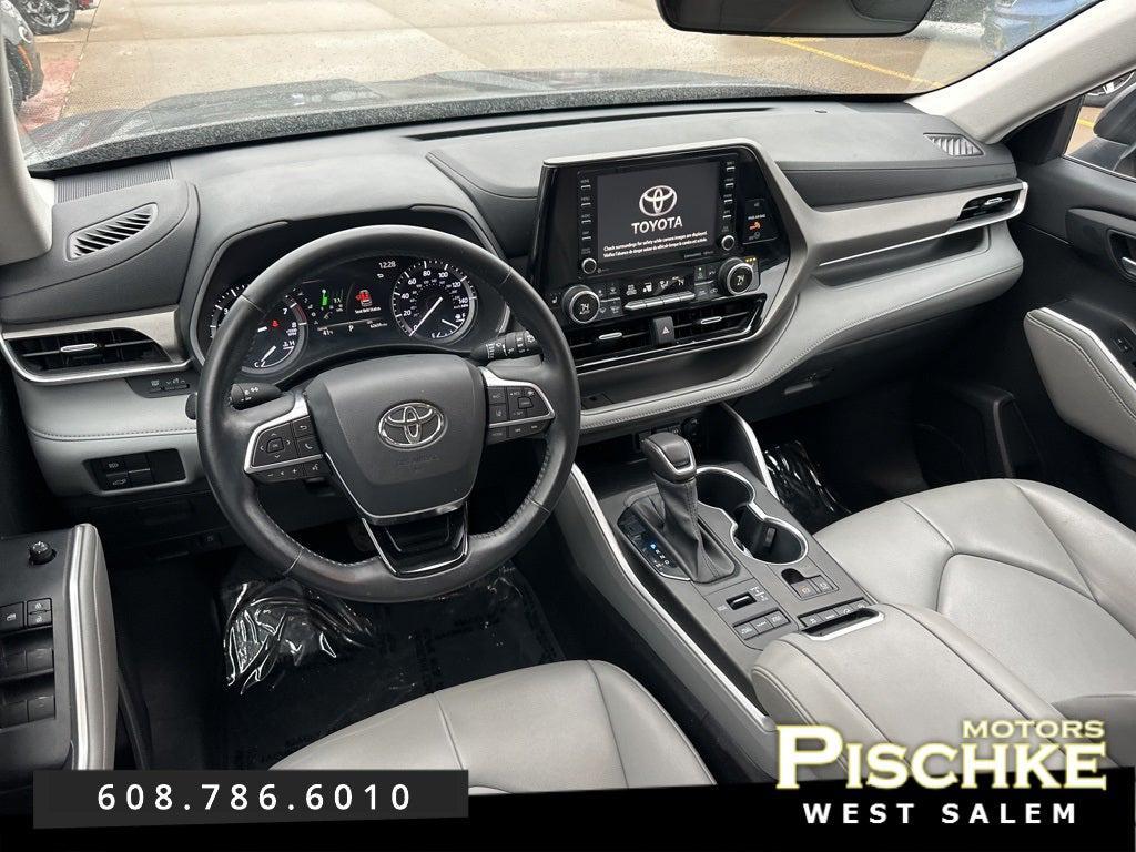 used 2020 Toyota Highlander car, priced at $31,499