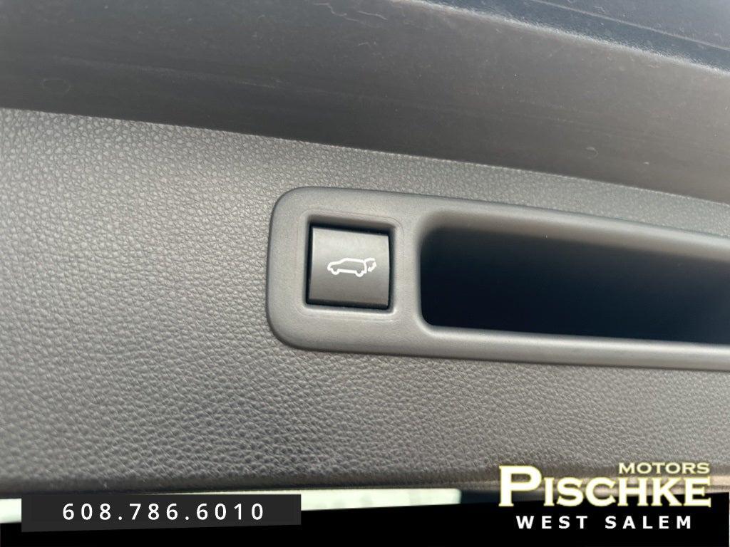 used 2020 Toyota Highlander car, priced at $31,499