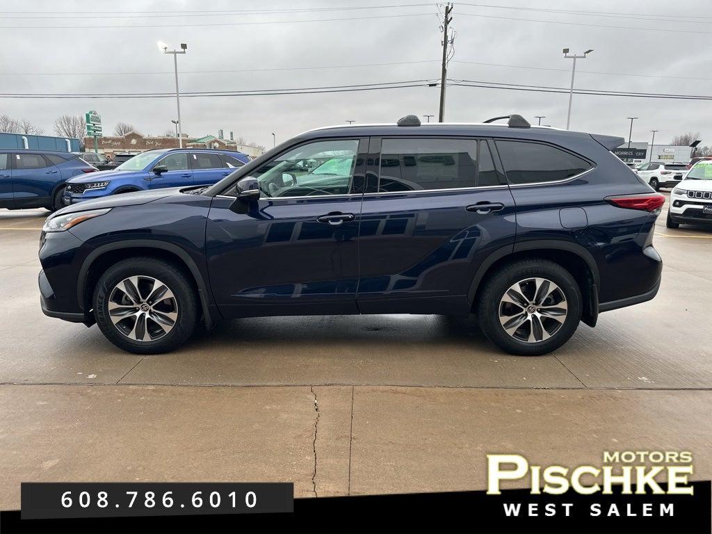 used 2020 Toyota Highlander car, priced at $31,499