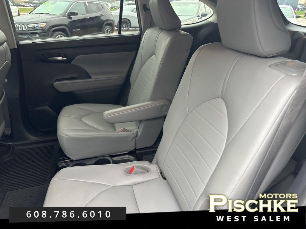 used 2020 Toyota Highlander car, priced at $31,499