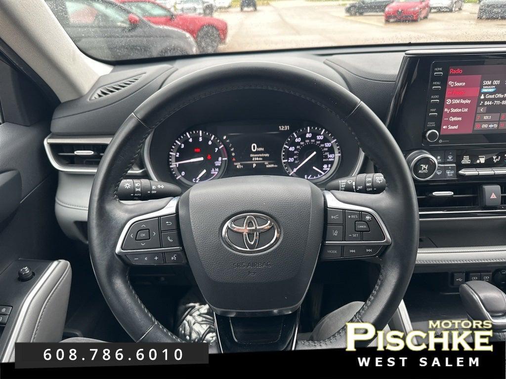 used 2020 Toyota Highlander car, priced at $31,499
