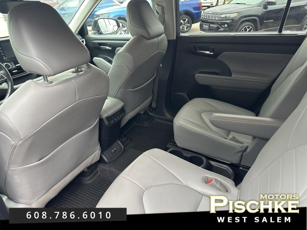 used 2020 Toyota Highlander car, priced at $31,499