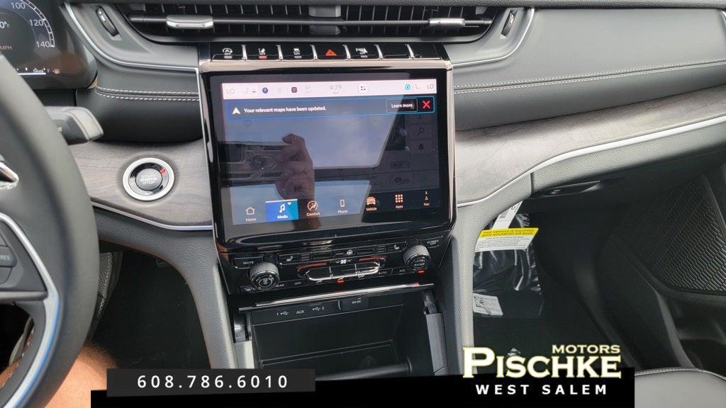 new 2025 Jeep Grand Cherokee car, priced at $50,403