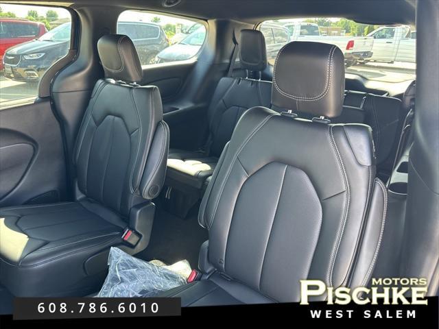 new 2025 Chrysler Pacifica car, priced at $44,791