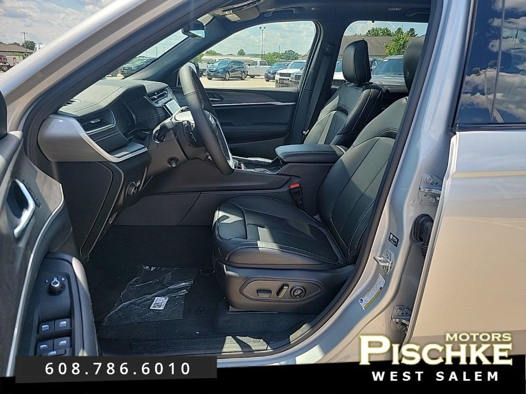 new 2025 Jeep Grand Cherokee car, priced at $48,949