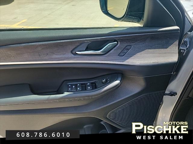 new 2025 Jeep Grand Cherokee car, priced at $50,171