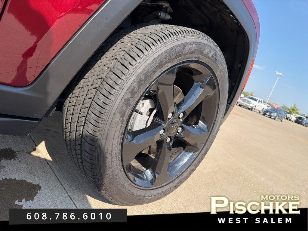 used 2024 Jeep Grand Cherokee car, priced at $36,997