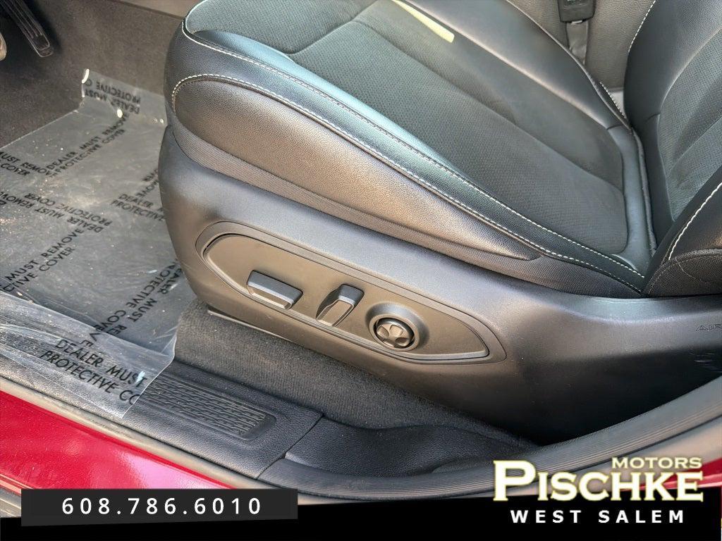 used 2024 Jeep Grand Cherokee car, priced at $36,997