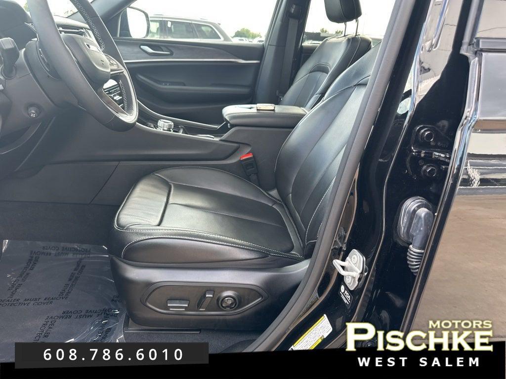 used 2024 Jeep Grand Cherokee L car, priced at $39,990