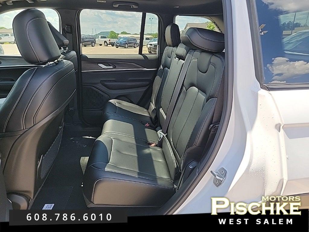 new 2025 Jeep Grand Cherokee car, priced at $42,999