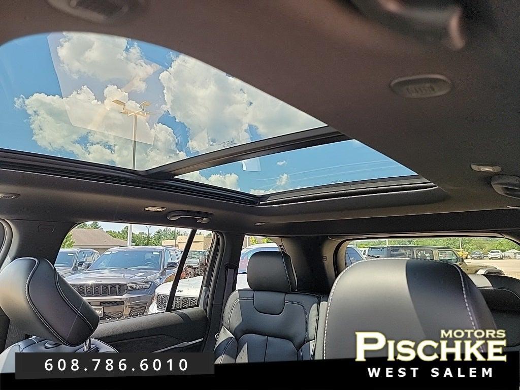 new 2025 Jeep Grand Cherokee car, priced at $42,999