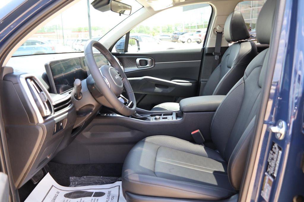 new 2025 Kia Sorento car, priced at $38,325