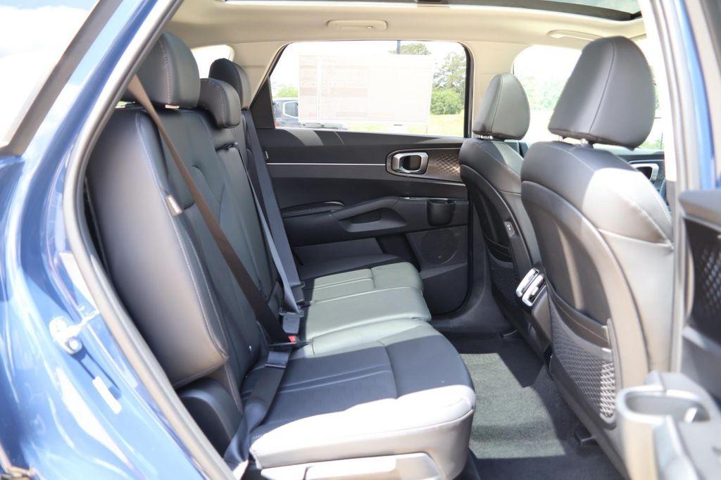 new 2025 Kia Sorento car, priced at $38,325