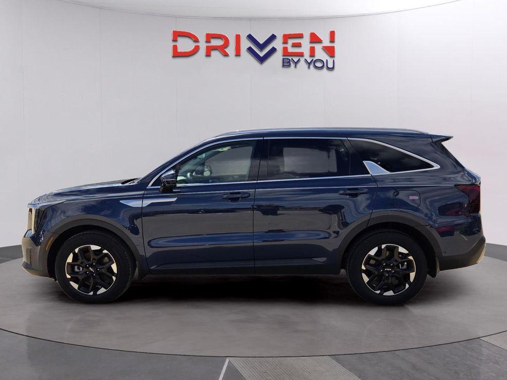 new 2025 Kia Sorento car, priced at $38,325