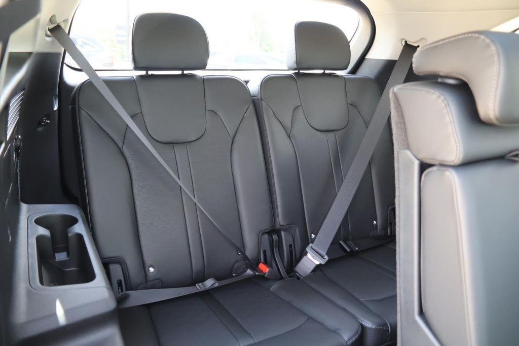 new 2025 Kia Sorento car, priced at $38,325