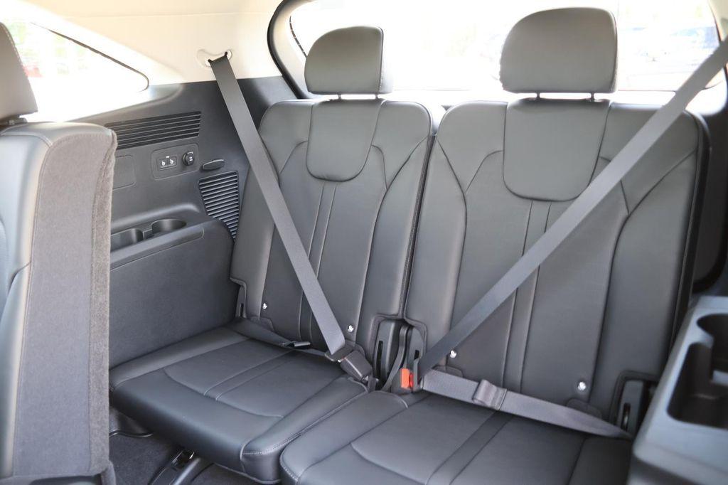 new 2025 Kia Sorento car, priced at $38,325