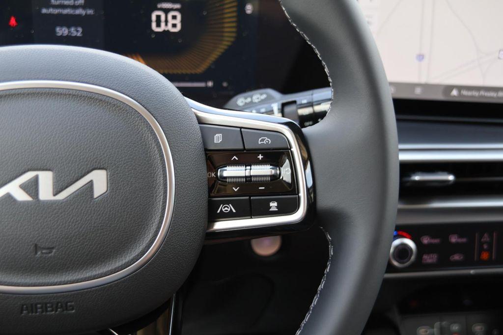 new 2025 Kia Sorento car, priced at $38,325