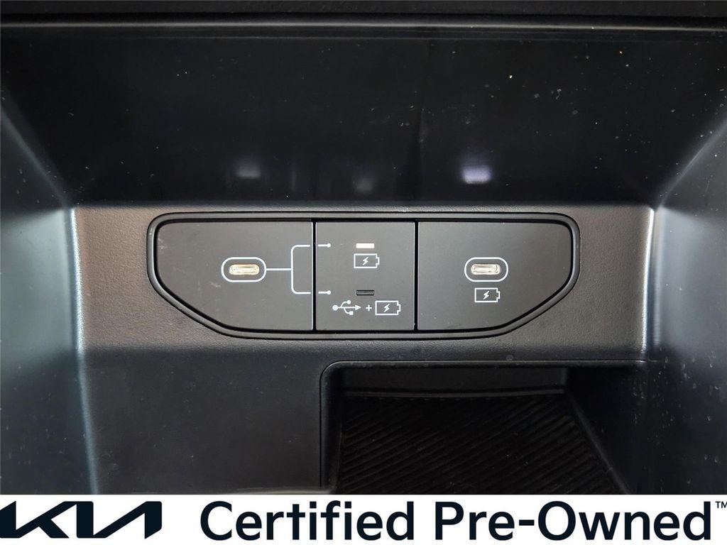 used 2025 Kia Sorento car, priced at $28,140