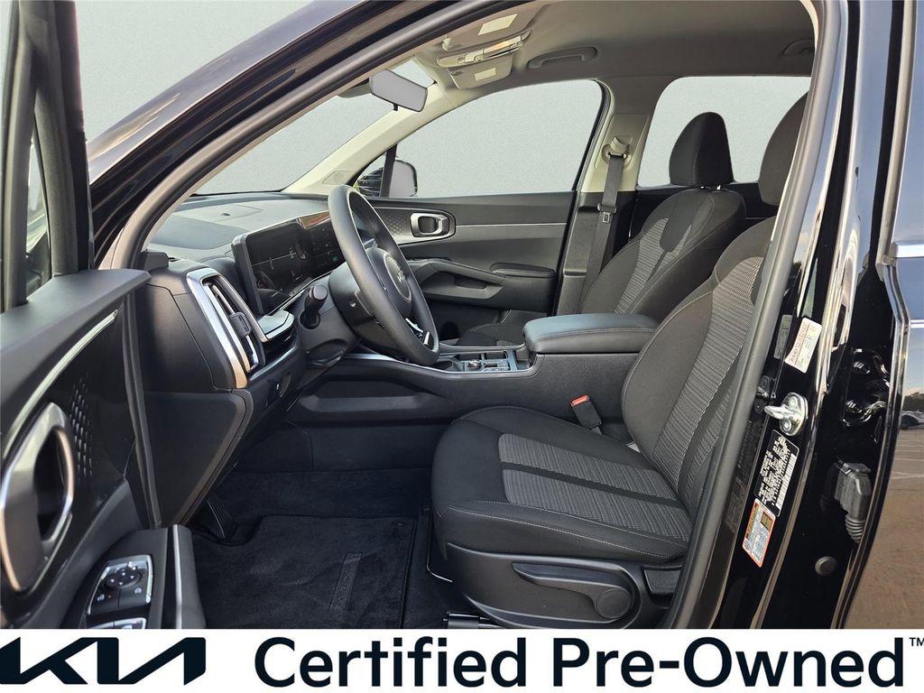 used 2025 Kia Sorento car, priced at $28,140