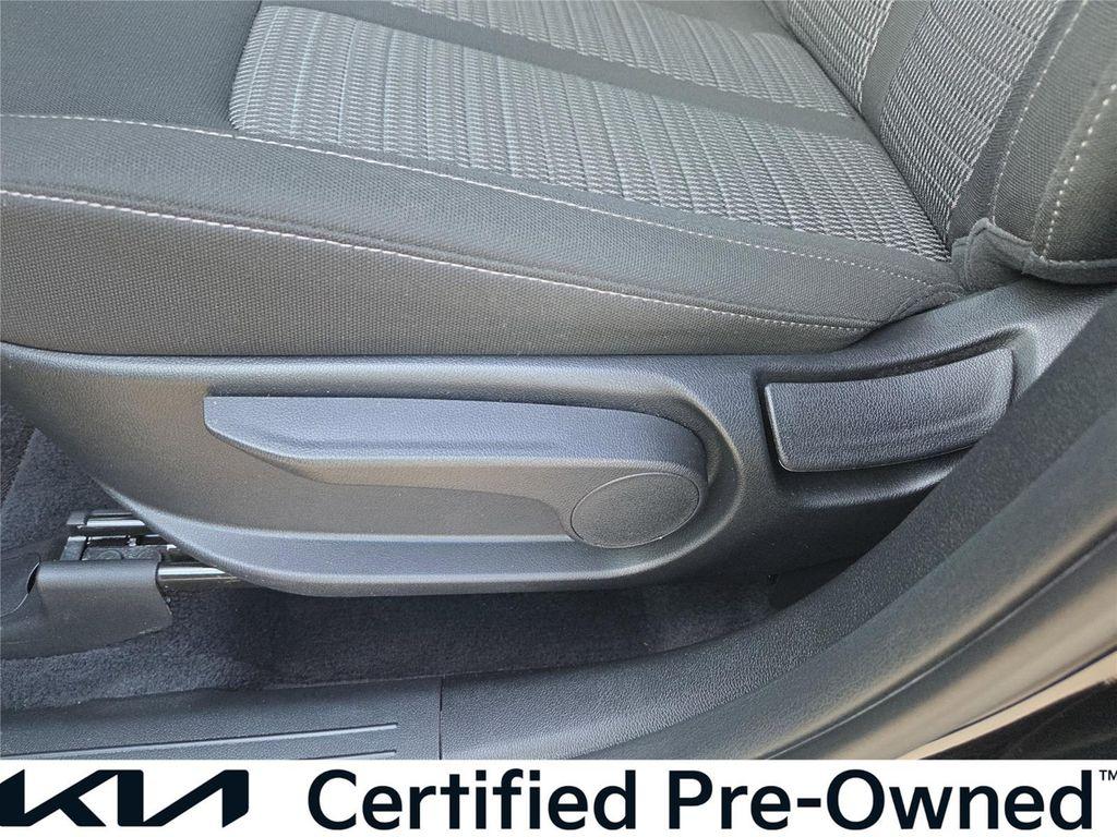 used 2025 Kia Sorento car, priced at $28,140