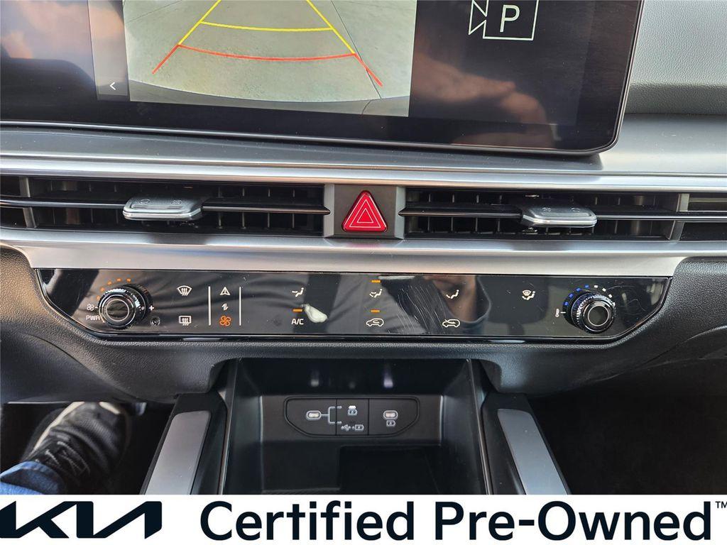 used 2025 Kia Sorento car, priced at $28,140