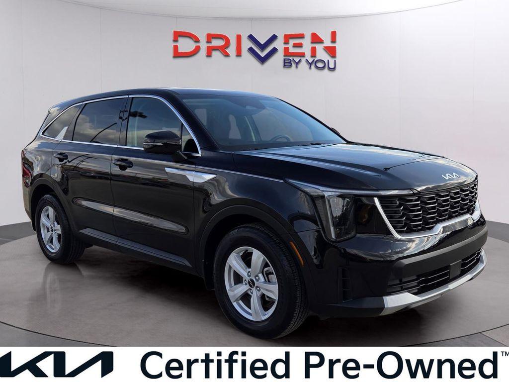 used 2025 Kia Sorento car, priced at $28,140