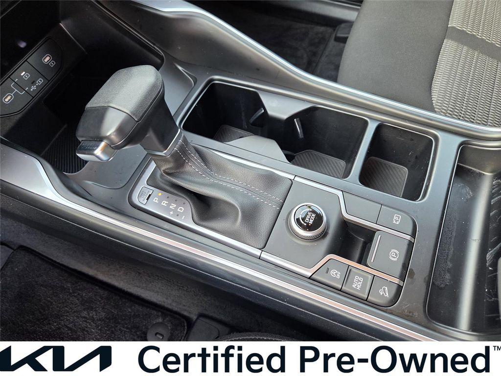 used 2025 Kia Sorento car, priced at $28,140