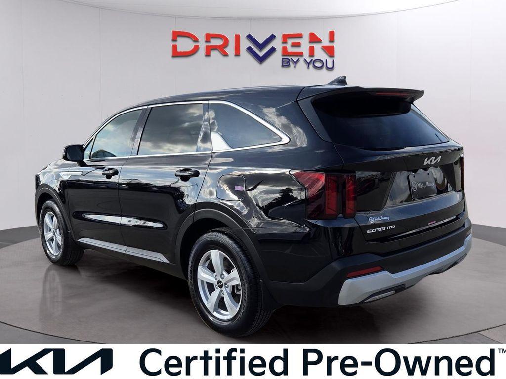 used 2025 Kia Sorento car, priced at $28,140