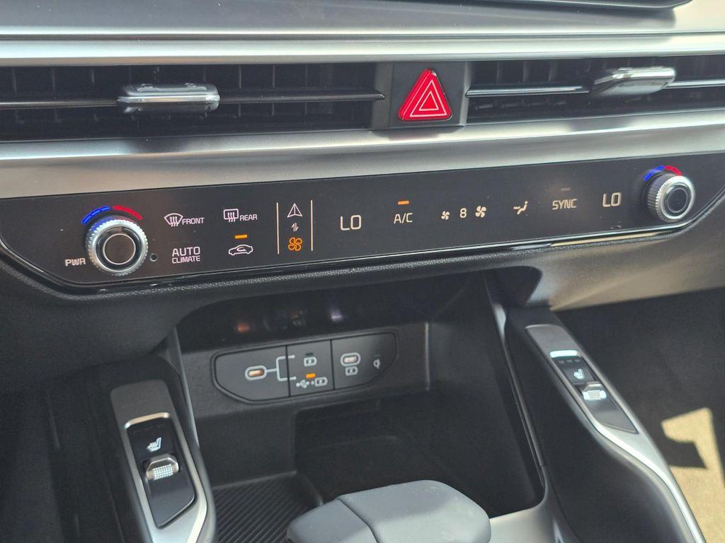 new 2026 Kia Sorento car, priced at $38,065