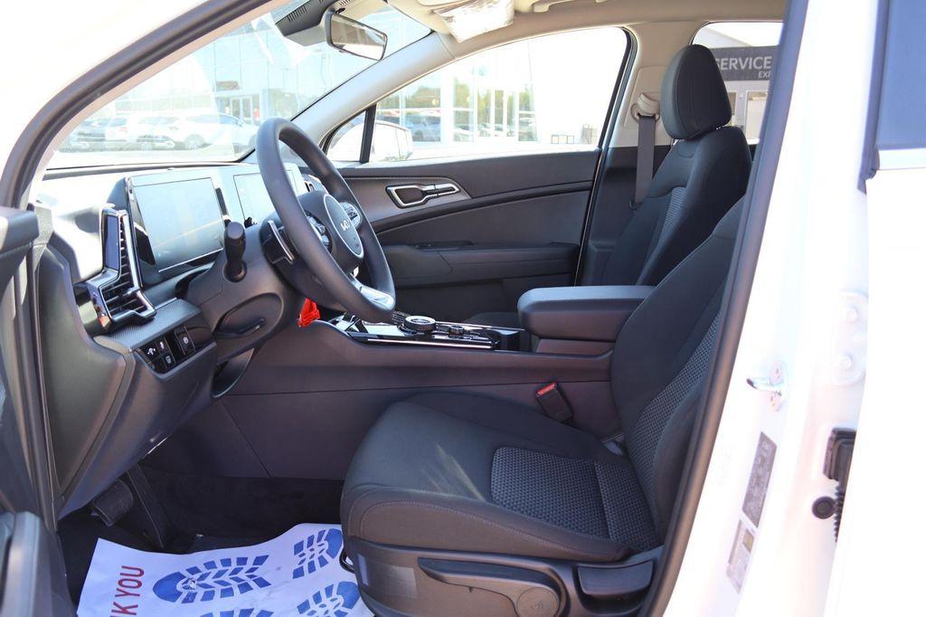 new 2025 Kia Sportage Hybrid car, priced at $30,535