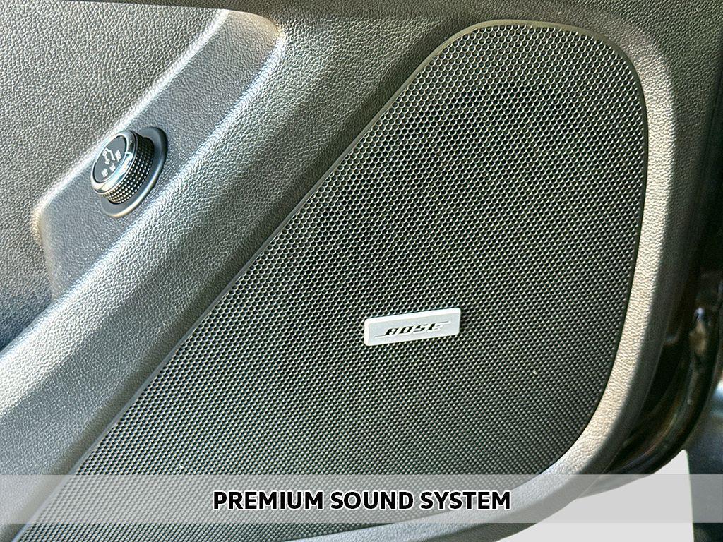 used 2022 Chevrolet Traverse car, priced at $29,990