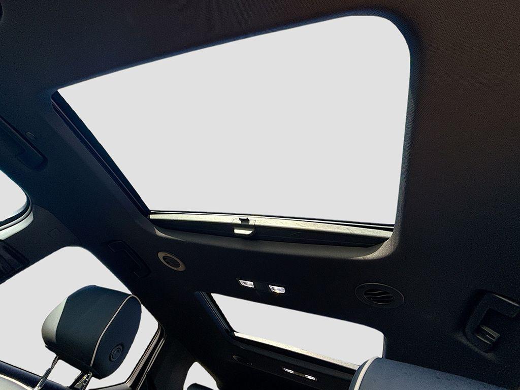 used 2022 Chevrolet Traverse car, priced at $29,990