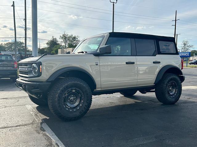 new 2025 Ford Bronco car, priced at $49,401