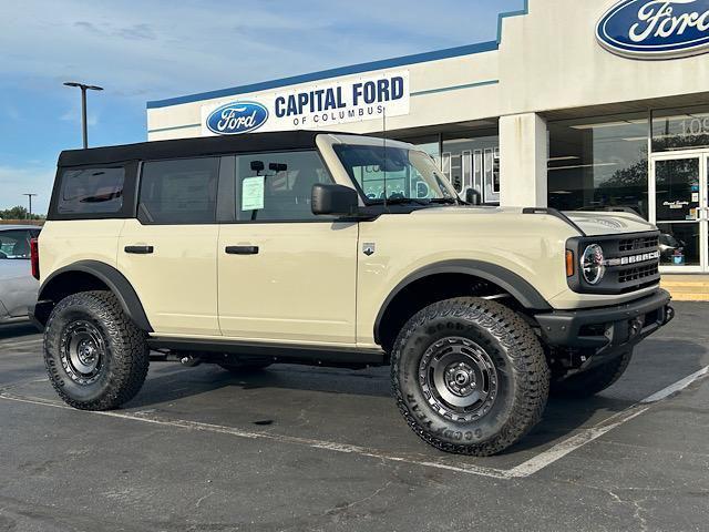 new 2025 Ford Bronco car, priced at $49,401