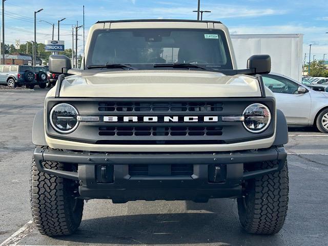 new 2025 Ford Bronco car, priced at $49,401